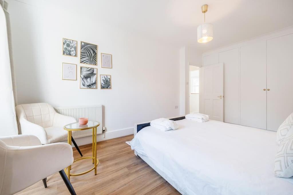 הוילה לונדון House 10 Mins To Tower Bridge Hot Tub & Parking מראה חיצוני תמונה