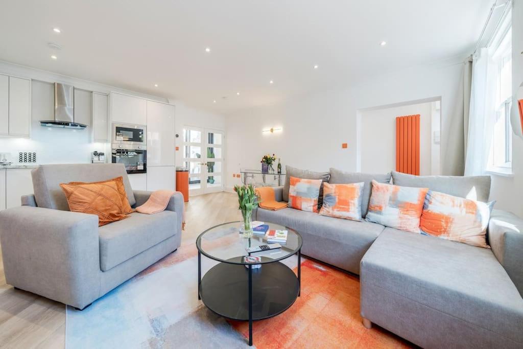 הוילה לונדון House 10 Mins To Tower Bridge Hot Tub & Parking מראה חיצוני תמונה