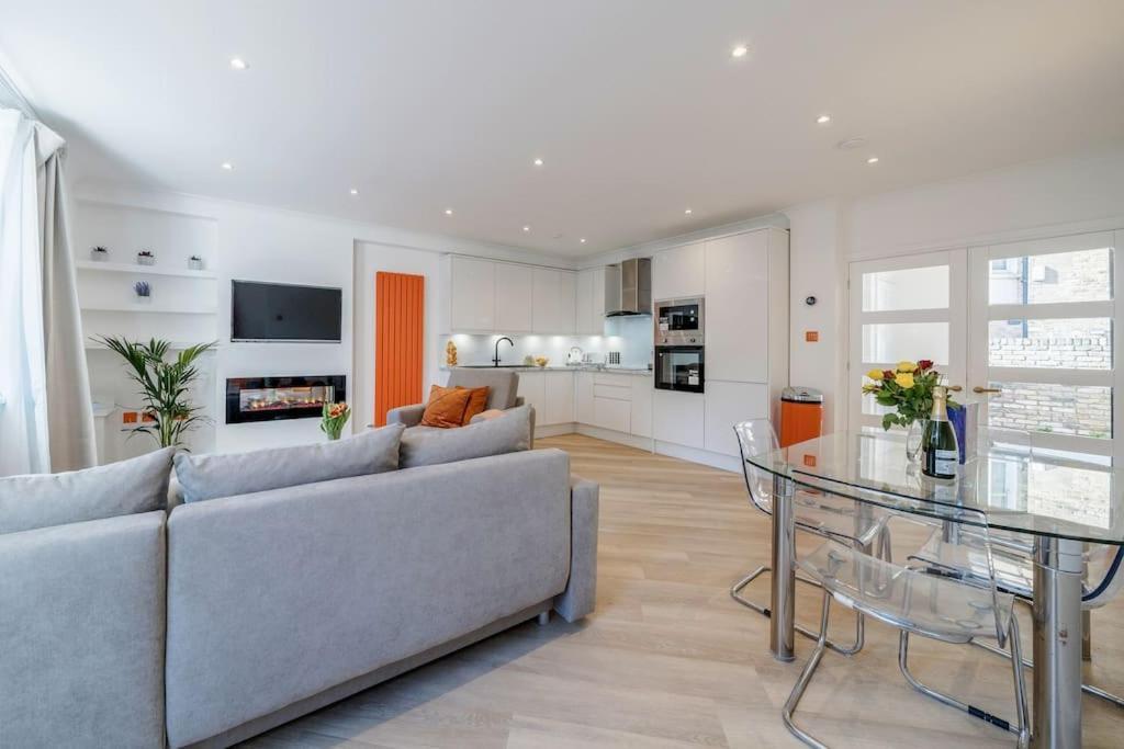הוילה לונדון House 10 Mins To Tower Bridge Hot Tub & Parking מראה חיצוני תמונה