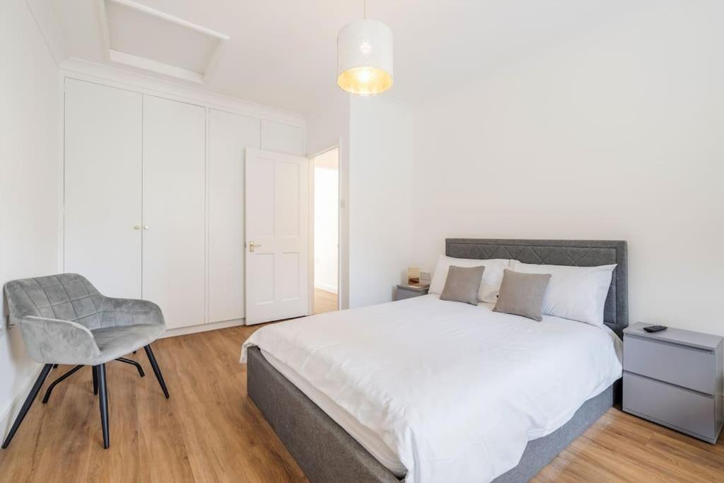 הוילה לונדון House 10 Mins To Tower Bridge Hot Tub & Parking מראה חיצוני תמונה