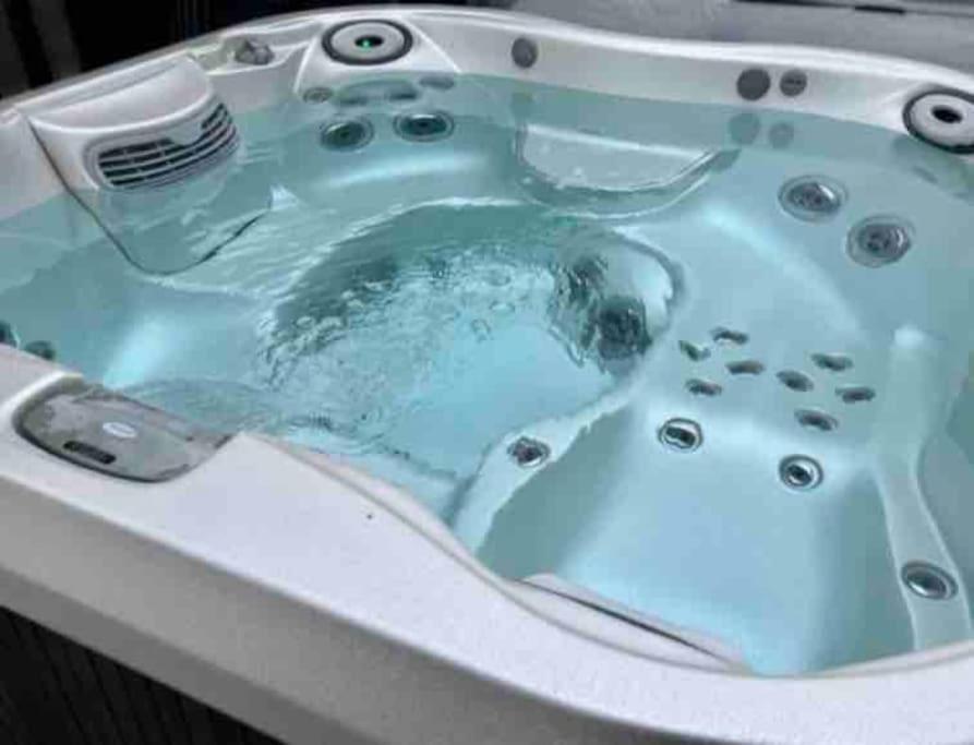הוילה לונדון House 10 Mins To Tower Bridge Hot Tub & Parking מראה חיצוני תמונה